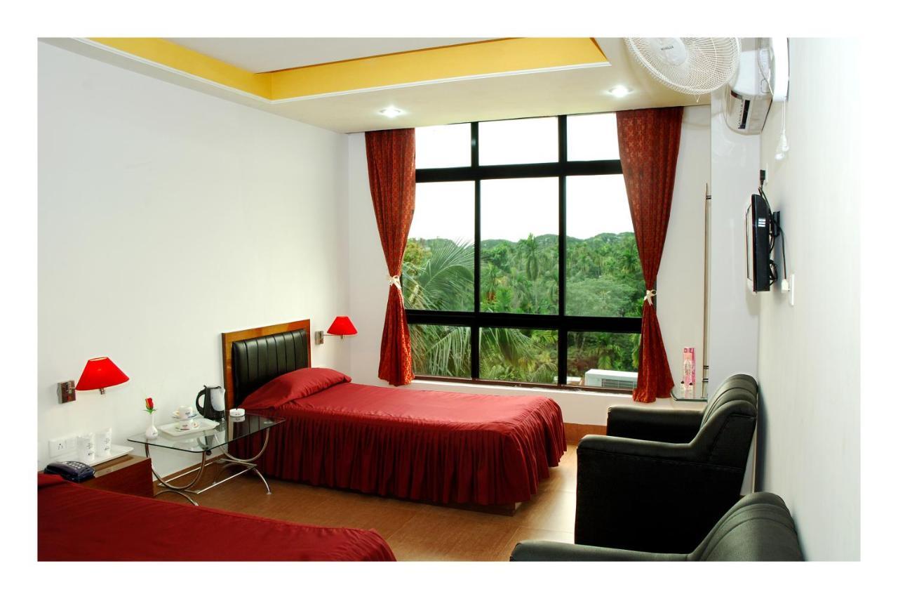 Hotel Dooars Mountain Alipur Duar エクステリア 写真